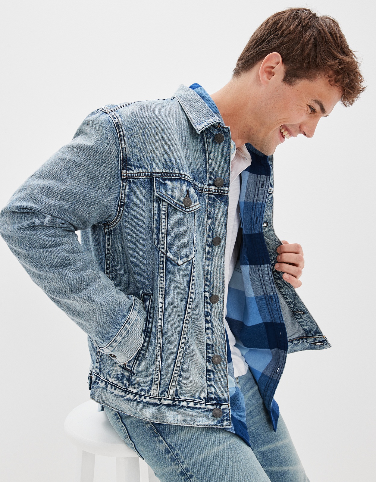 Shop AE Denim Trucker Jacket online | American Eagle Outfitters