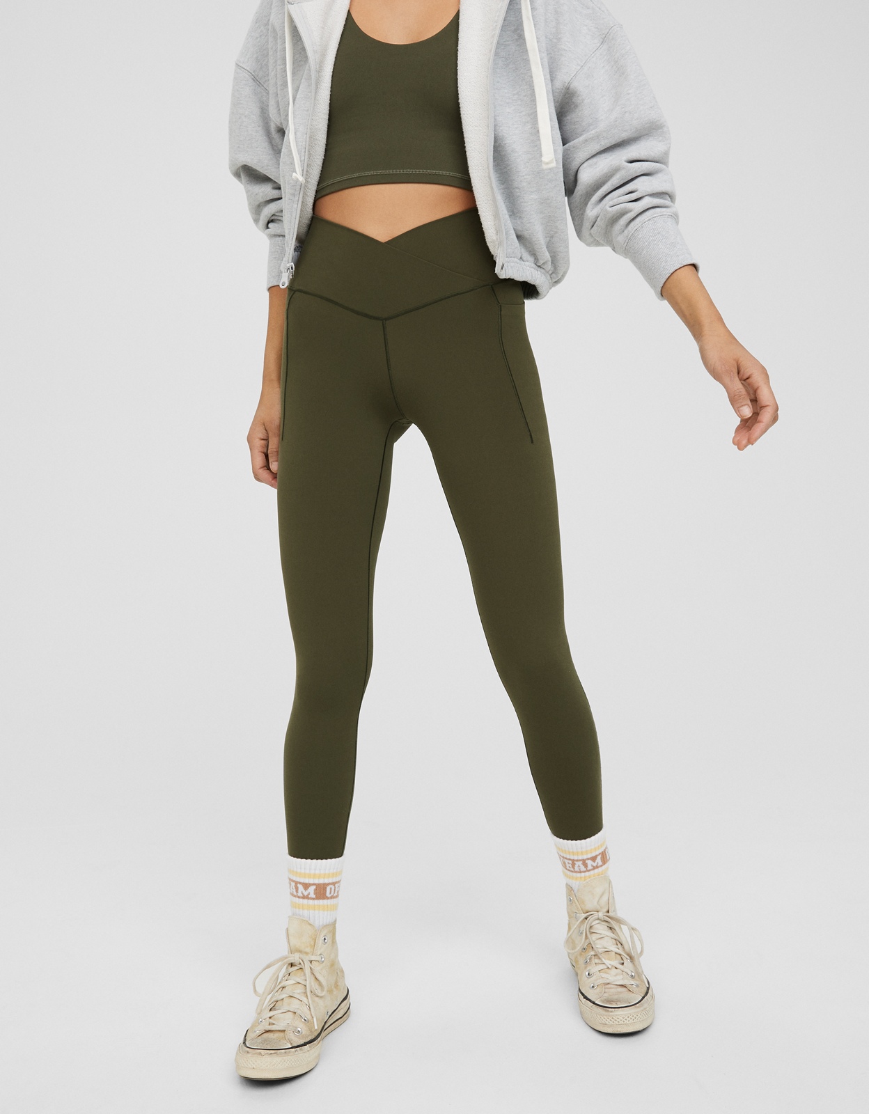 https://www.americaneagle.com.sa/assets/AmericanEagle/1701_5519_324/1701_5519_324_of.jpg