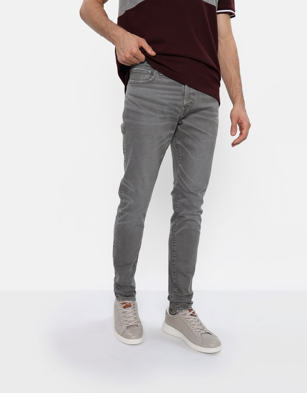 https://www.americaneagle.com.sa/assets/styles/AmericanEagle/0114_6592_036/image-thumb__1094380__product_zoom_large_800x800/0114_6592_036_of.jpg